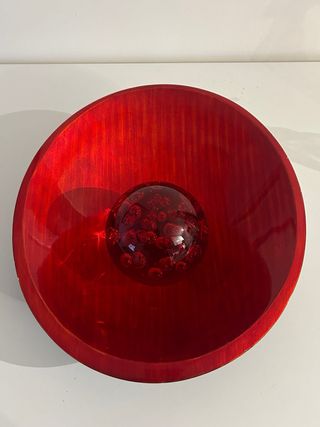 Centro de mesa rojo con bola de cristal