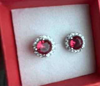 Orecchini rossi con zirconi