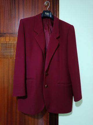 Traje de mujer rojo