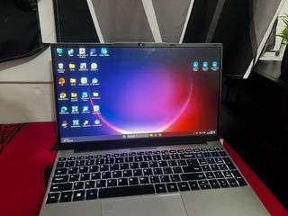 Ordenador portátil Plata y Negro