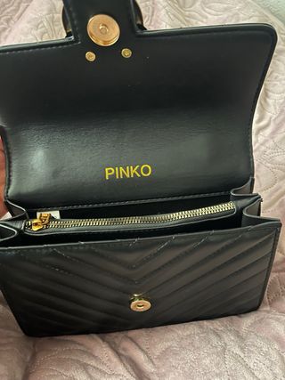 Bolso Pinko Negro con Cadena Dorada