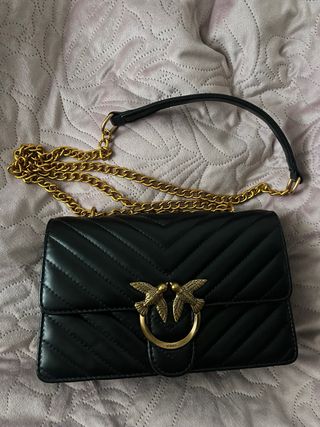 Bolso Pinko Negro con Cadena Dorada