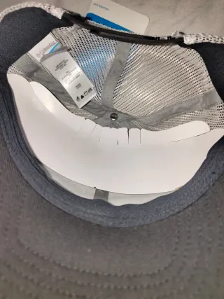 Gorra Columbia Negra y Gris