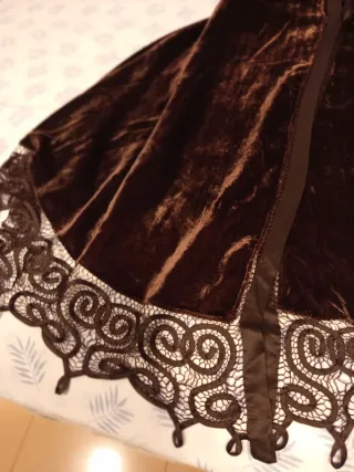 Mantilla antigua de terciopelo marrón
