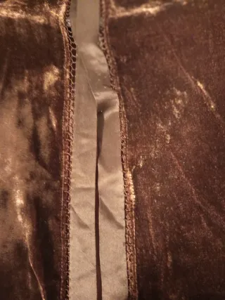 Mantilla antigua de terciopelo marrón