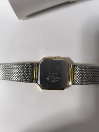 Reloj Orient Cuarzo.