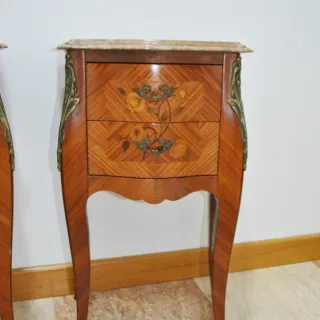 Antiguas mesitas Luis XV marquetería