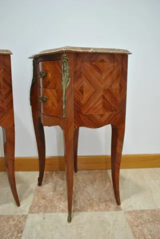 Antiguas mesitas Luis XV marquetería