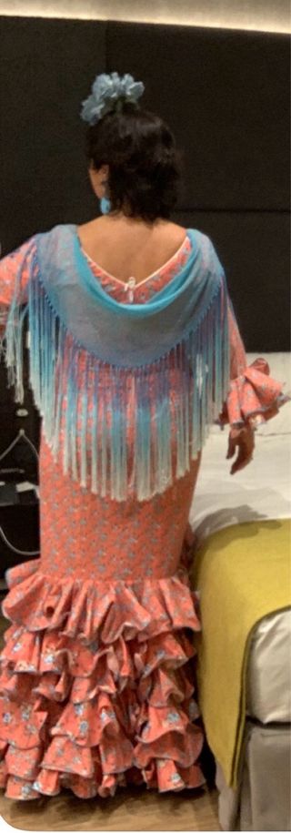Vestido de flamenca y los complementos.