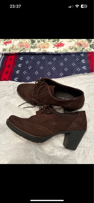 Zapatos de tacón de piel marrón talla 40