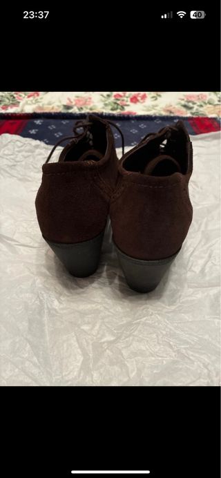 Zapatos de tacón de piel marrón talla 40