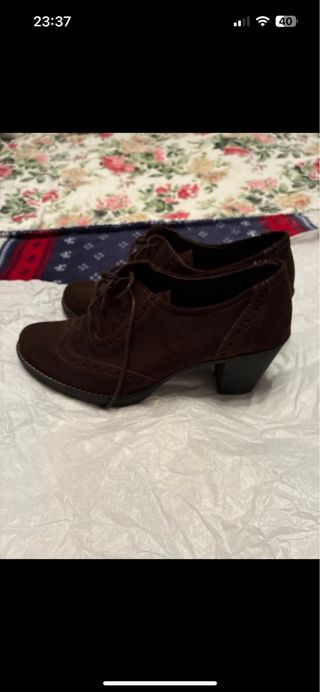 Zapatos de tacón de piel marrón talla 40