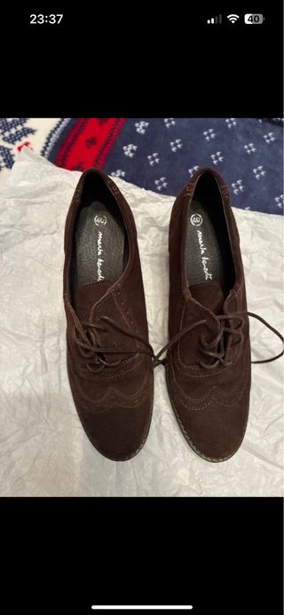 Zapatos de tacón de piel marrón talla 40