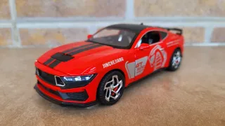 Ford Mustang Shelby GT a escala