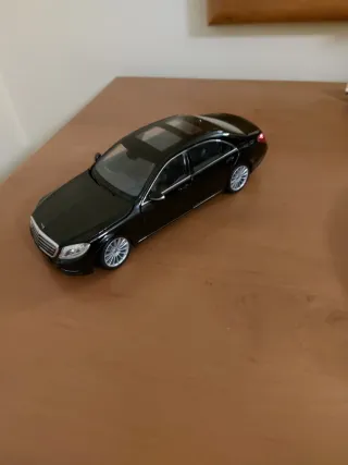 Miniatura Mercedes S500 Negra 1:24