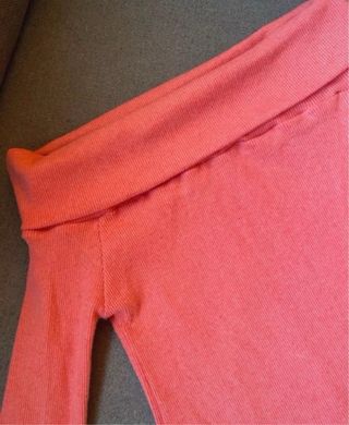 Jersey hombros descubiertos.