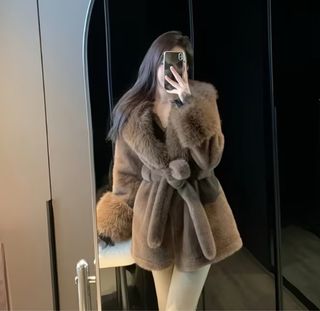 Abrigo elegante de pelo sintético marrón