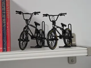 Miniatura Bicicleta BMX Freestyle + Soporte
