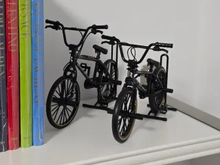 Miniatura Bicicleta BMX Freestyle + Soporte