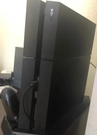 Consola Sony PS4 Negra