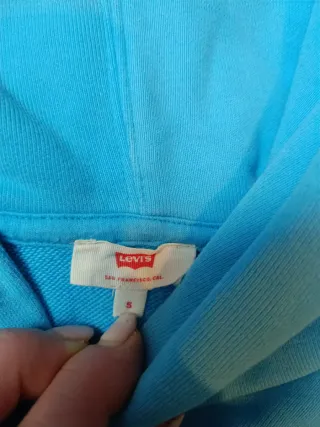 Sudadera Levi's azul y blanca
