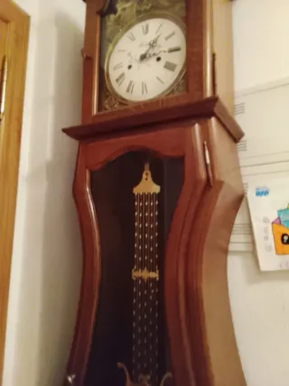 Reloj de pie antiguo madera