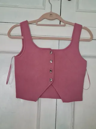 Chaleco de punto Zara rosa empolvado botones joya