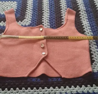 Chaleco de punto Zara rosa empolvado botones joya