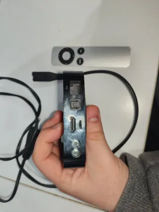 Apple TV 1ª gen con cable y mandl