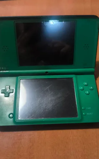 Nintendo DS (DSi) XL Verde +juegos