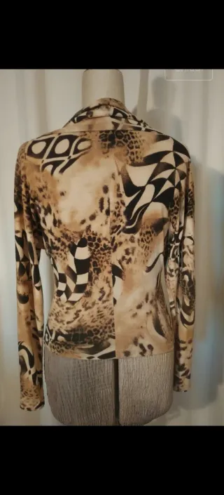 Maglia con collo ad anello