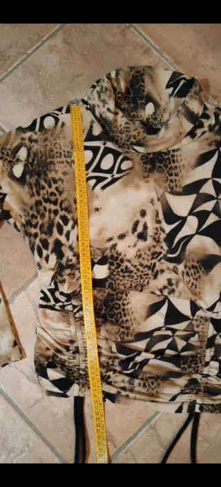 Maglia con collo ad anello