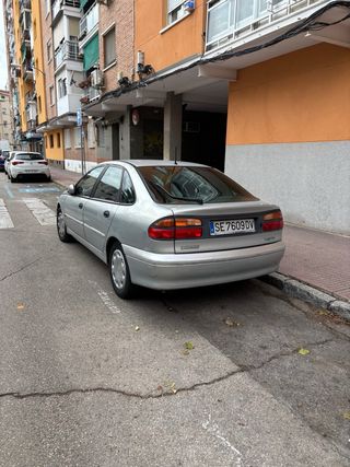 Renault Laguna 2000