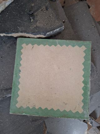 Baldosa hidráulica antigua decorada