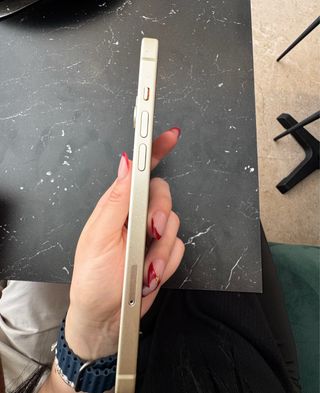 iPhone 15 Plus Amarillo