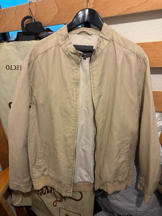 Vari cappotti e giacche