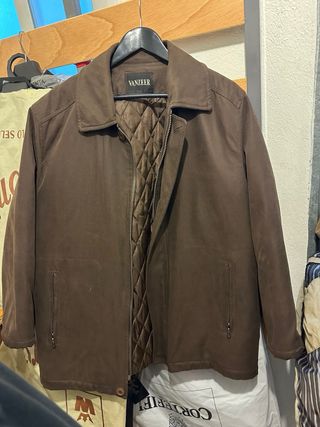 Vari cappotti e giacche