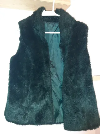 Chaquetón pelo sin mangas verde