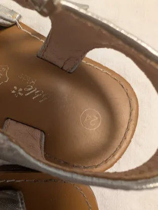 Sandalias plateadas piel de Deichmann. T24