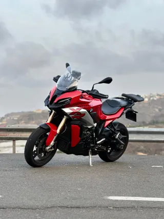 BMW S1000XR 2021 Roja y Blanca