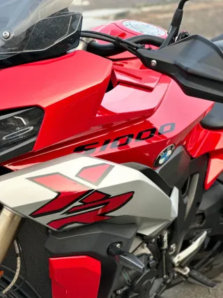 BMW S1000XR 2021 Roja y Blanca