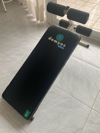 Banco de pesas y abdominales Domyos