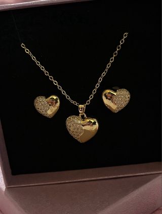 Set collana e orecchini cuore