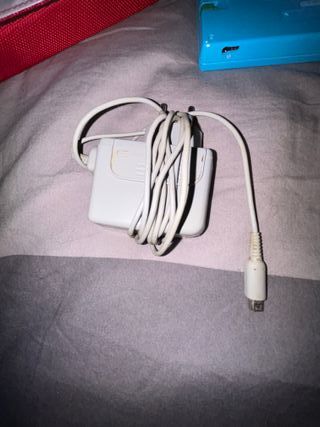 Nintendo DSi Azul + Cargador y Carcasa