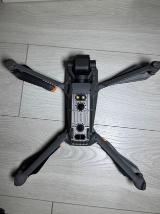 DJI Mavic 3 Fly More Combo. Mando RC