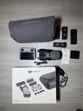 DJI Mavic 3 Fly More Combo. Mando RC