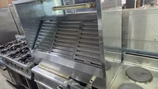 Campana extractora con motor