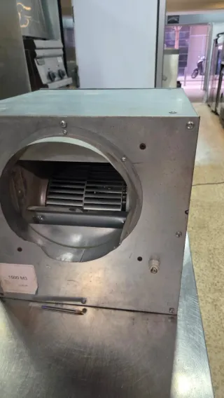 Campana extractora con motor