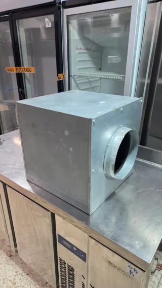 Campana extractora con motor