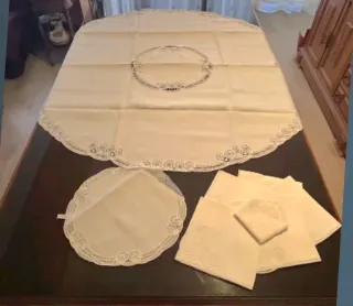 Mantelería de Brujas